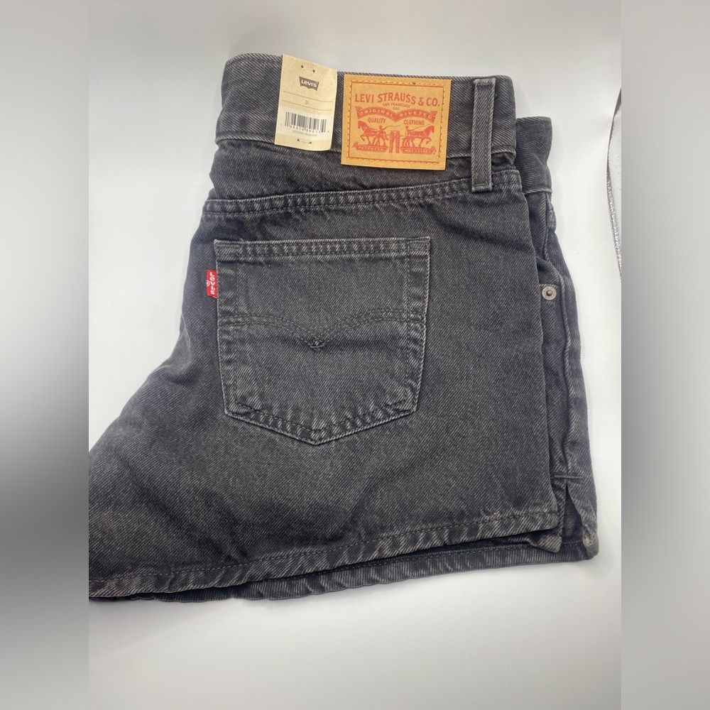 Levi's denim shorts size 31